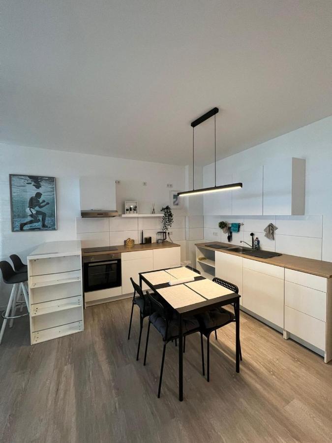 Luxurioeses Apartment Fuer 4 Personen, Neubau, Parkplatz Free Bochum Eksteriør billede